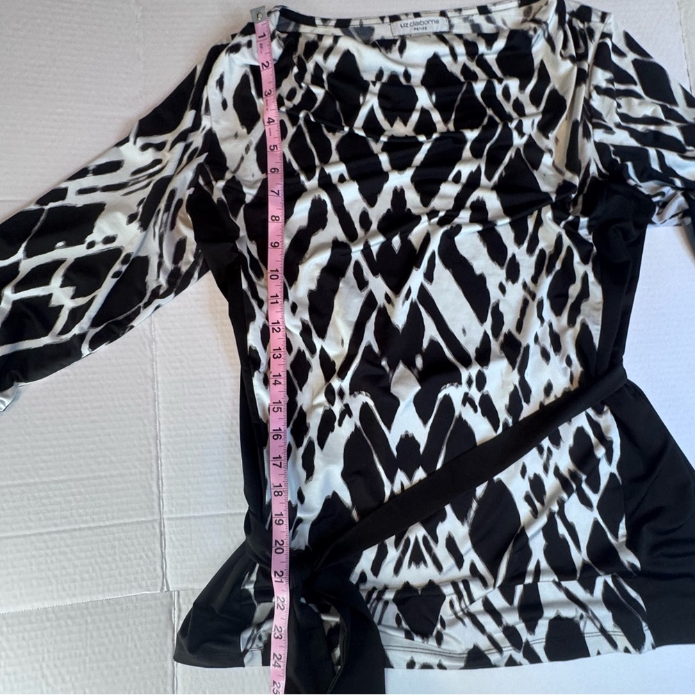 Liz Claiborne Petite Ikat Black White Belted Tunic PL Stretch Geometric Blouse - Picture 7 of 10